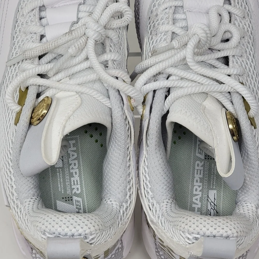 Under Armour Harper 7 Low ST Baseball Cleats White 3025582 100 Men Size 7.5 New